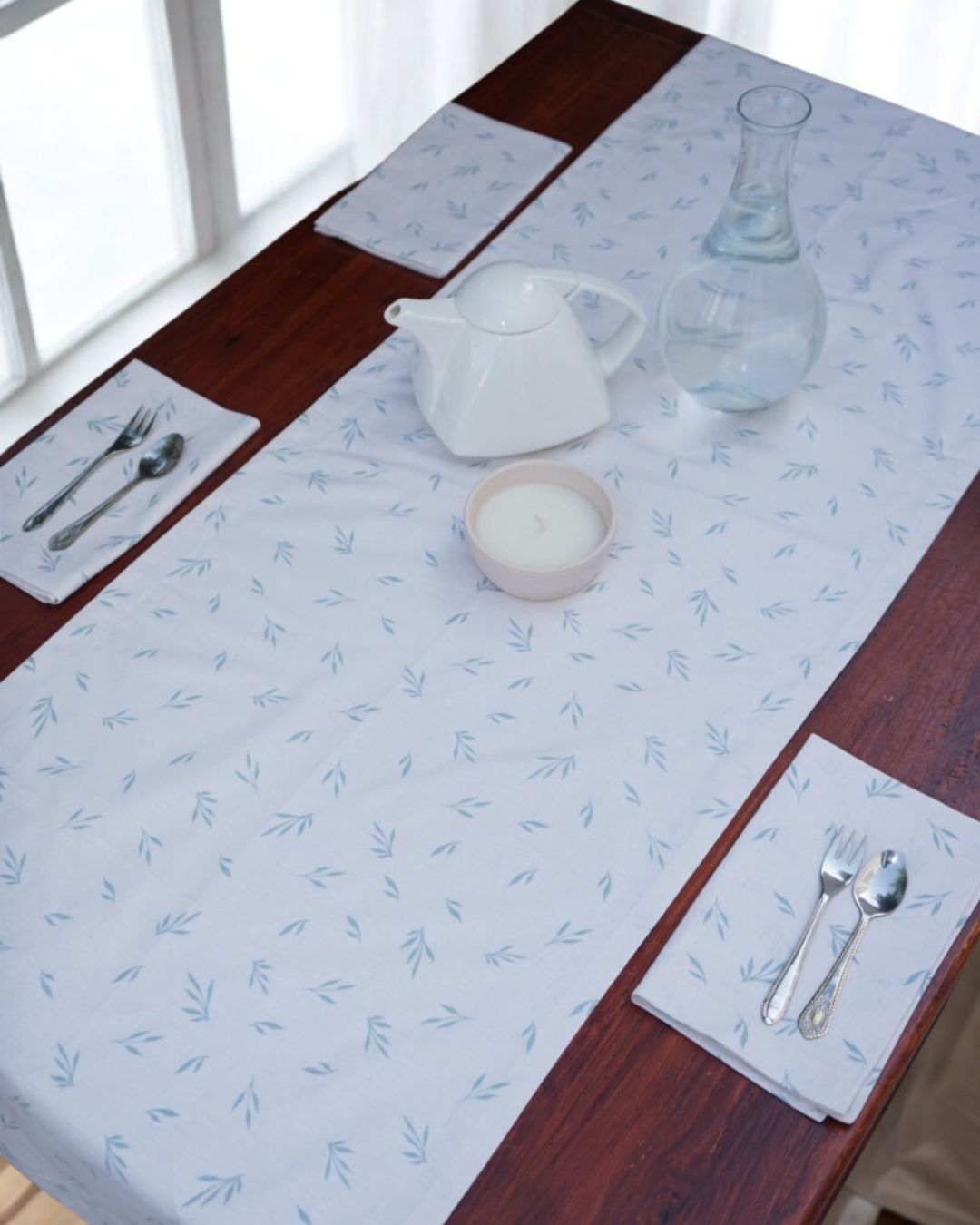 "Feuilles en harmonie" chemin de table + 4 serviettes – Image 2