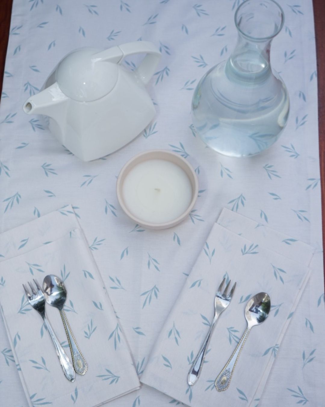 "Feuilles en harmonie" chemin de table + 4 serviettes – Image 3