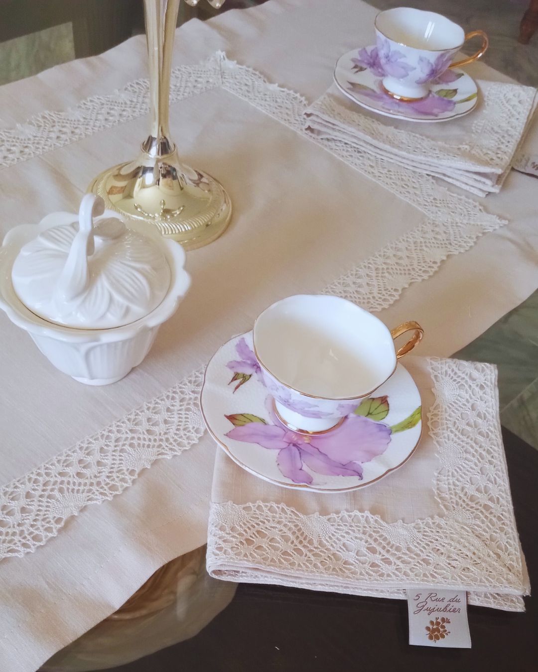 "Fil de charme": Ensemble de chemin de table et 6 serviettes de thé – Image 2